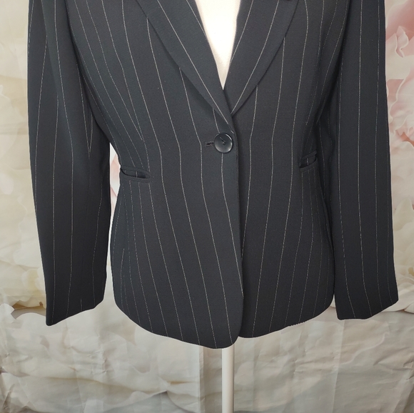 Tahari Arthur S Levine PinStriped Petite Blazer - Picture 6 of 16